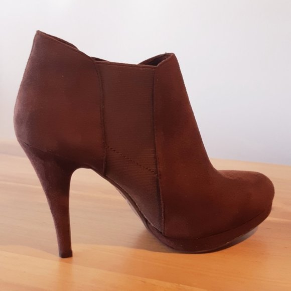 Chocolate color Suede Booties - Picture 4 of 6